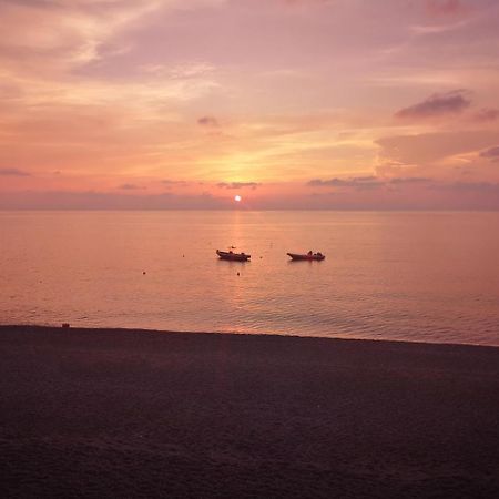 Camping B&B Gioiosa Gioiosa Marea Zewnętrze zdjęcie