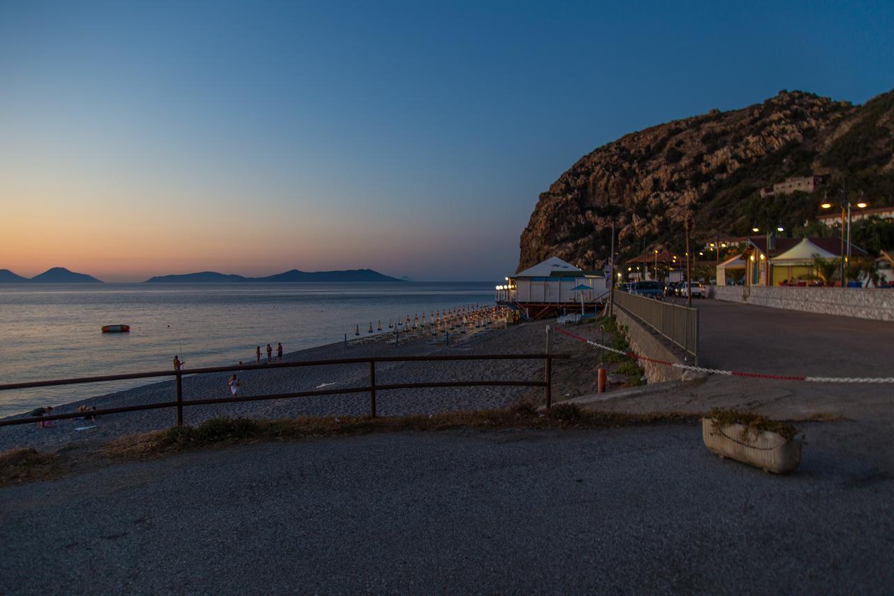 Camping B&B Gioiosa Gioiosa Marea Zewnętrze zdjęcie