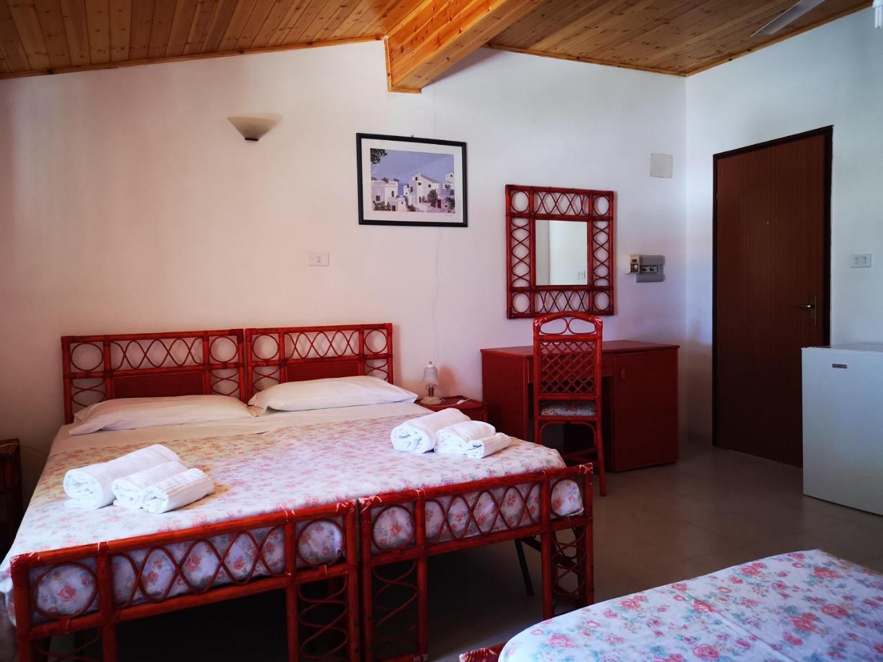 Camping B&B Gioiosa Gioiosa Marea Zewnętrze zdjęcie